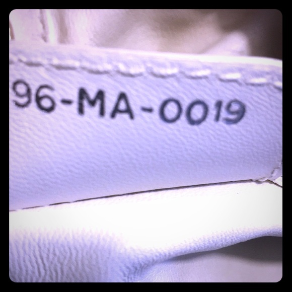 HP 4/9 VTG DIOR White Leather Quilted Shoulder Bag - Picture 4 of 8